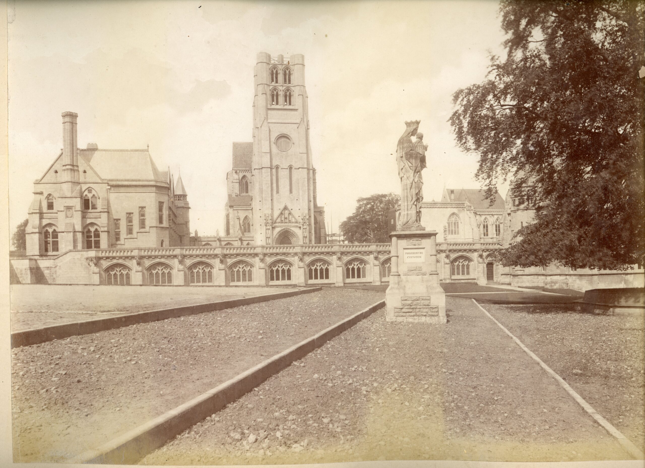 01031 Downside Abbey and statue in garden